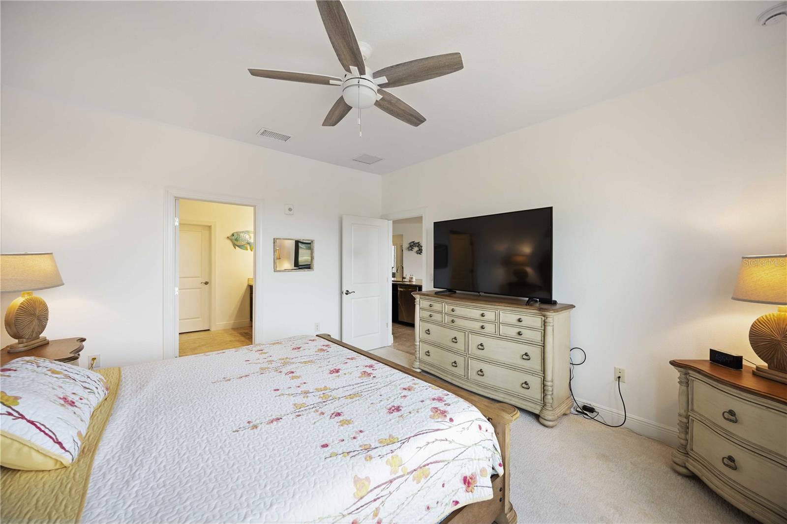 Image 18 of 49 For 23113 Banbury Way 202