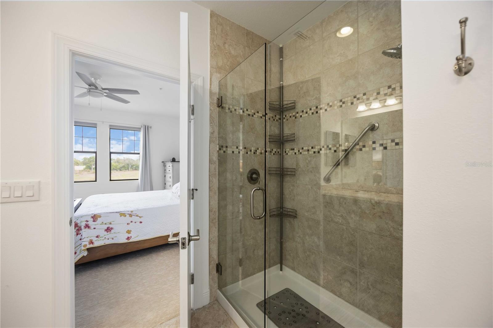 Image 19 of 49 For 23113 Banbury Way 202
