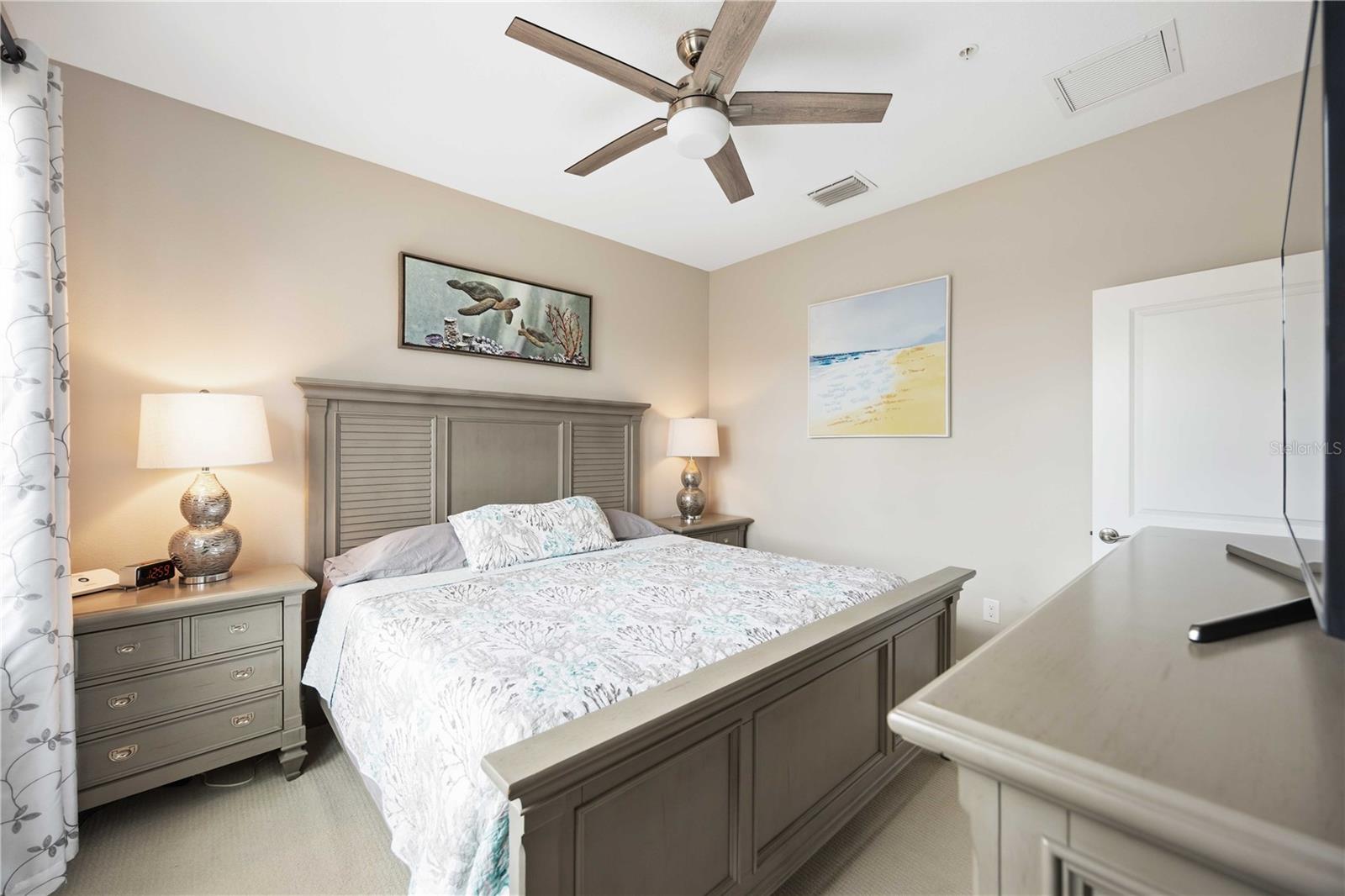Image 22 of 49 For 23113 Banbury Way 202