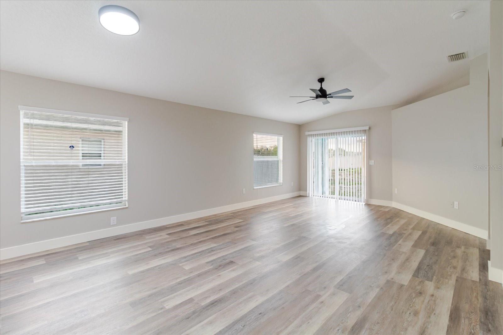 Image 11 of 47 For 7861 Carriage Pointe Drive