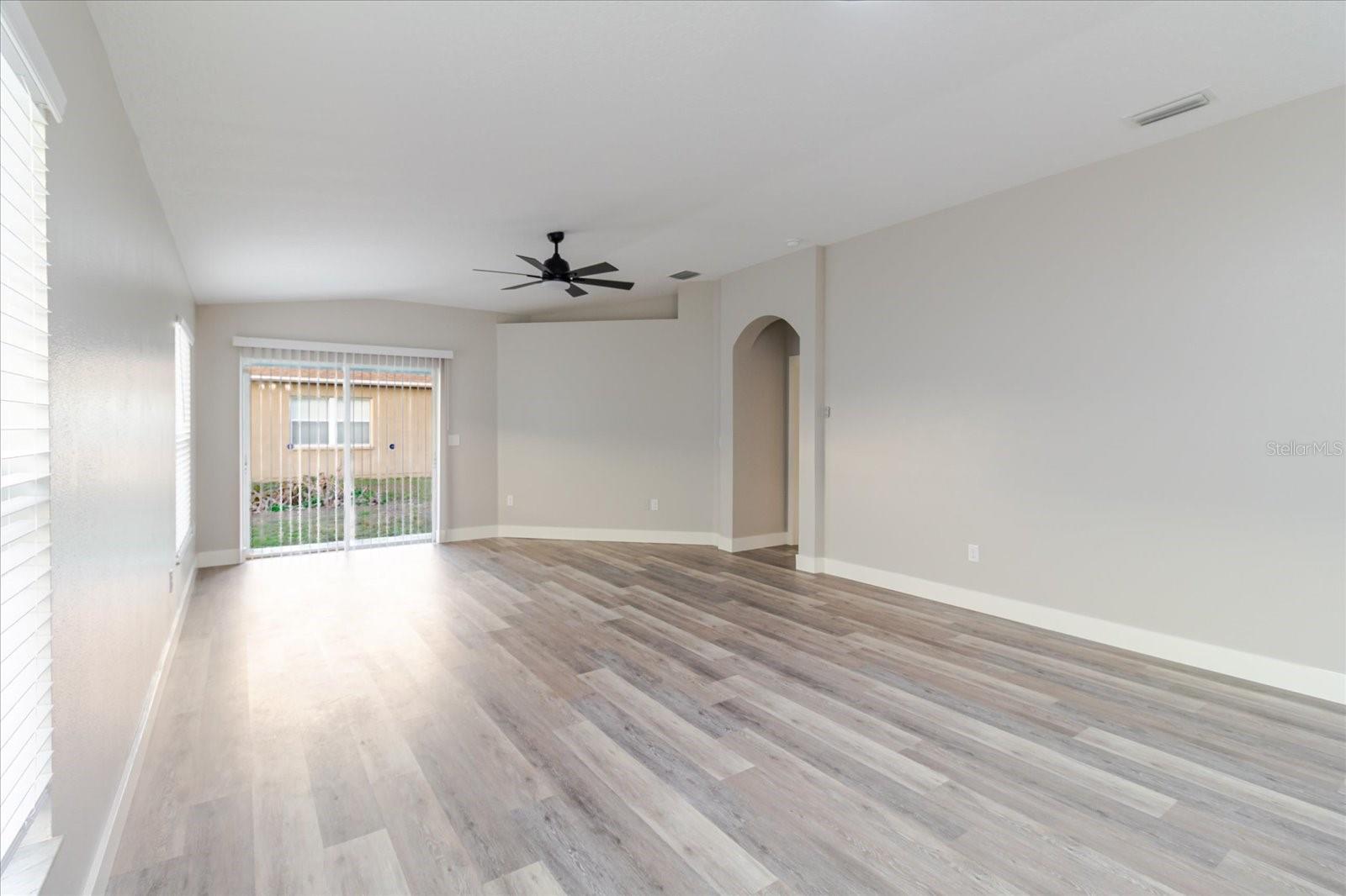 Image 12 of 47 For 7861 Carriage Pointe Drive