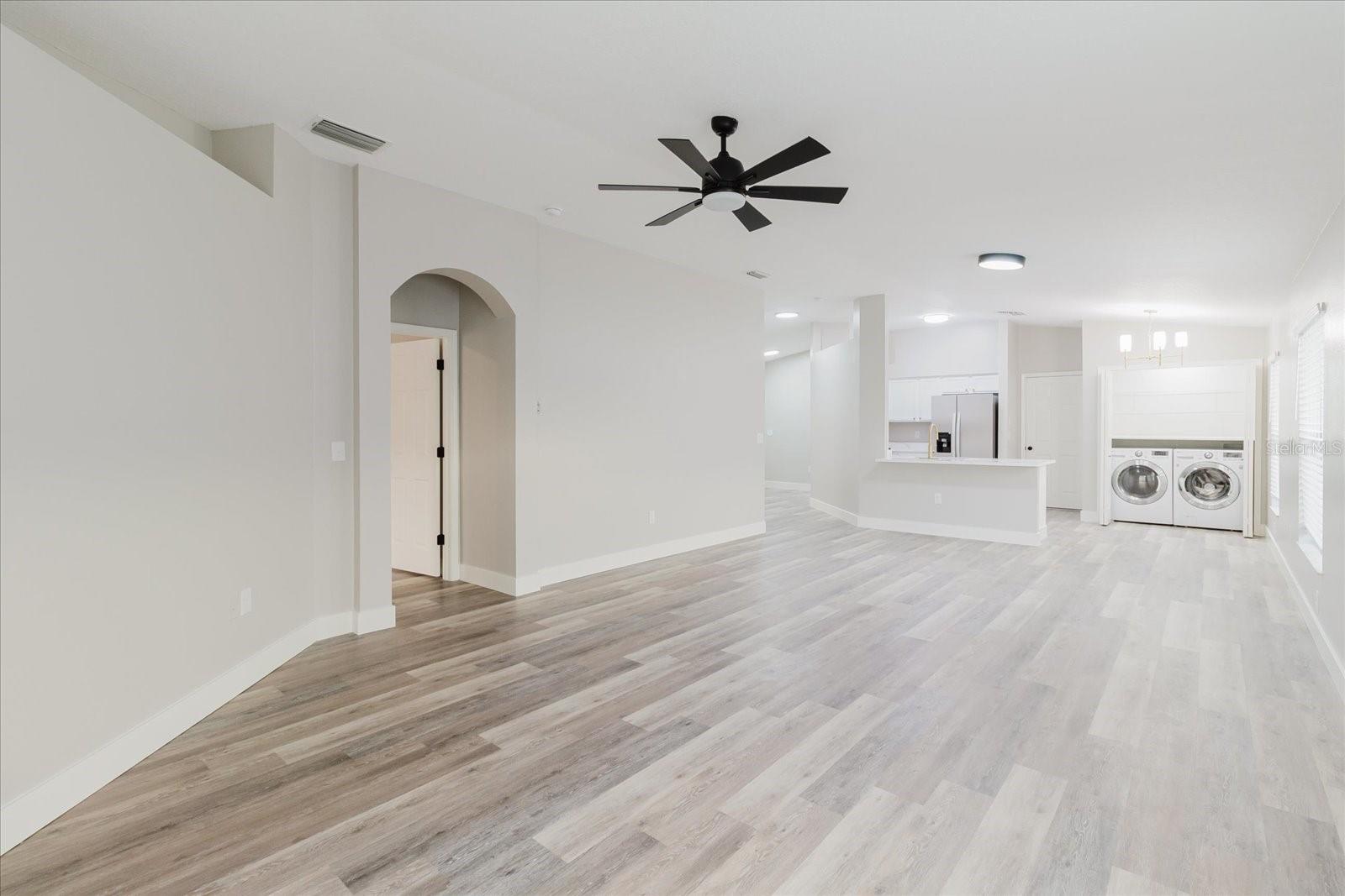 Image 13 of 47 For 7861 Carriage Pointe Drive