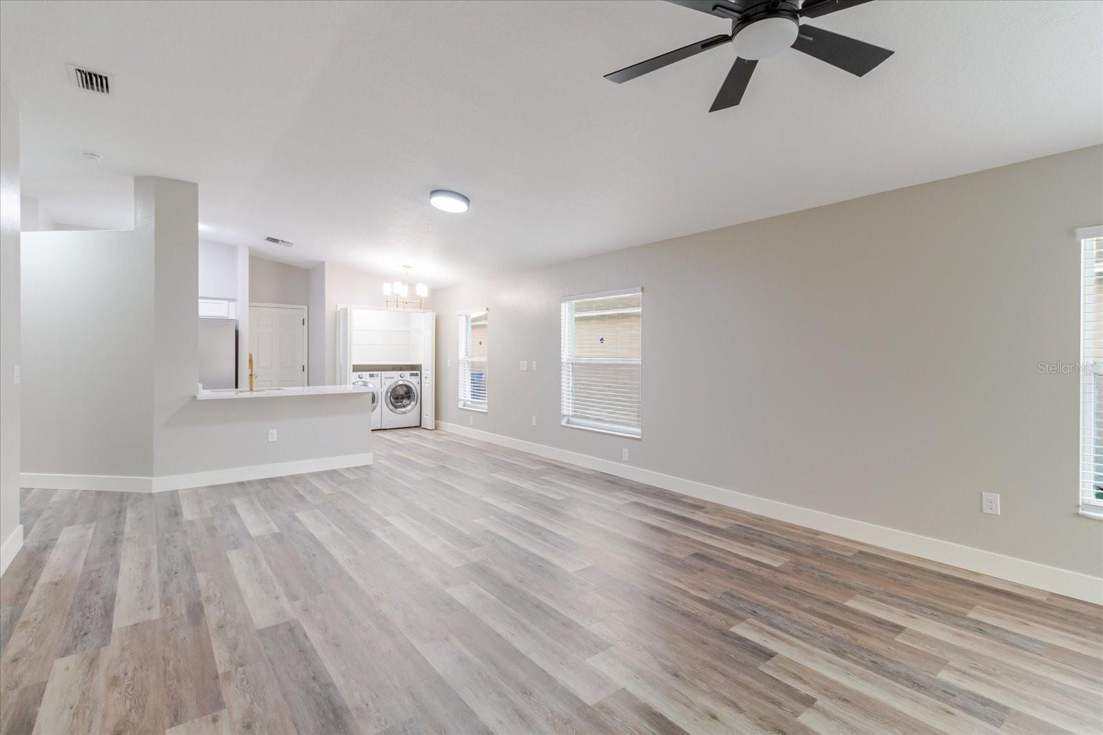 Image 14 of 47 For 7861 Carriage Pointe Drive