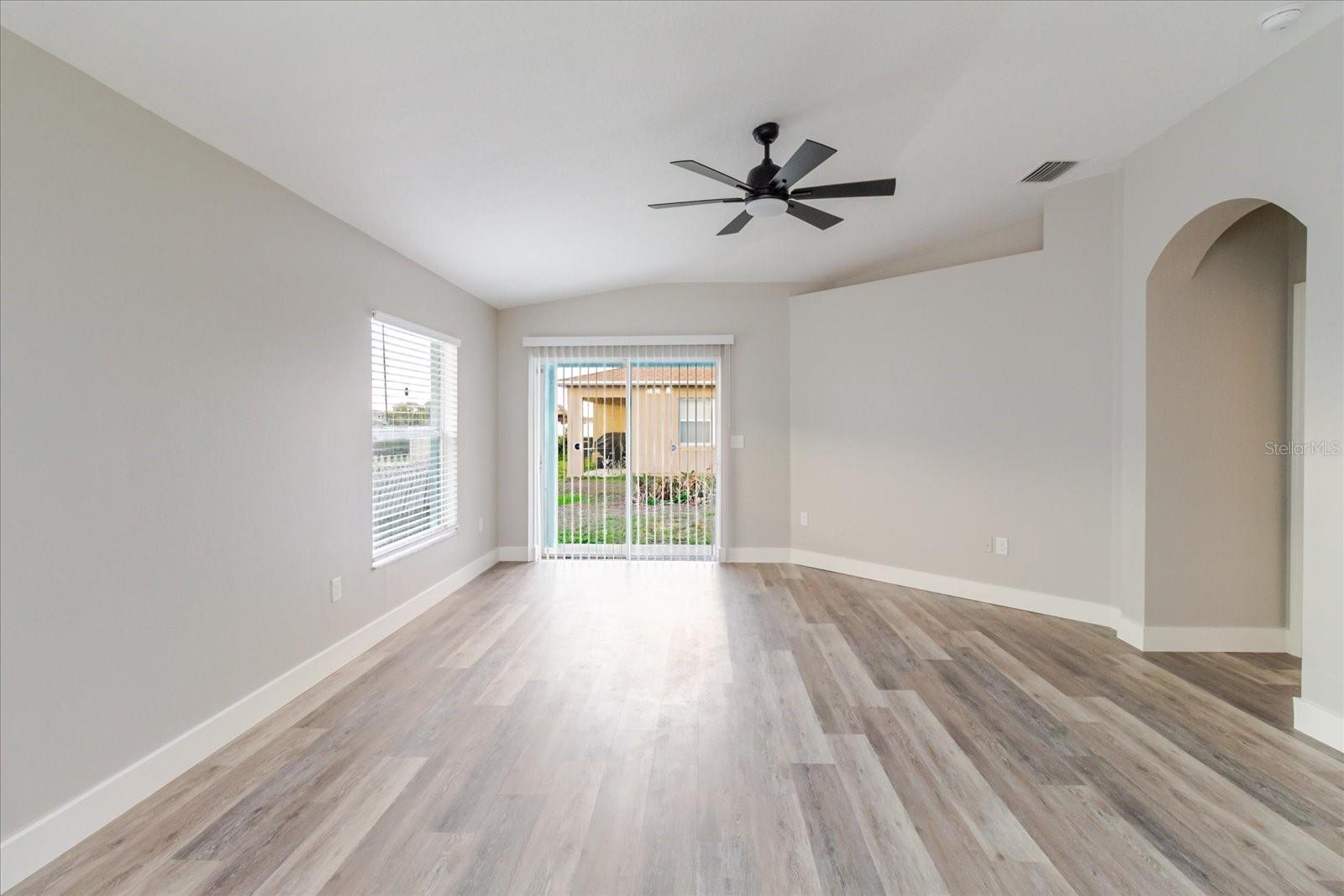 Image 15 of 47 For 7861 Carriage Pointe Drive