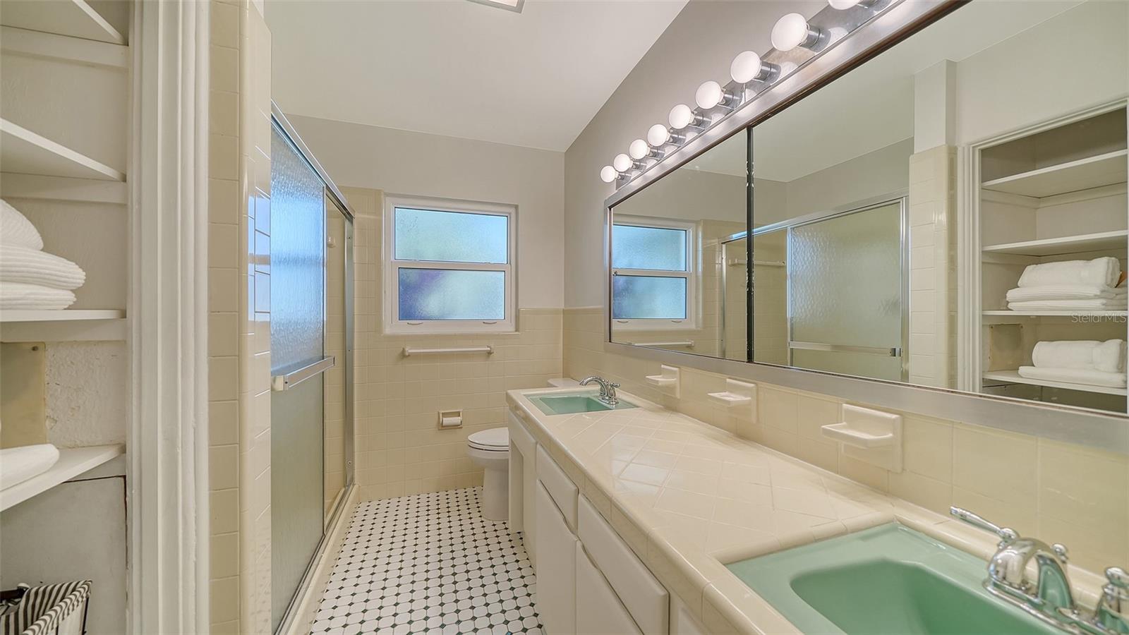 Image 32 of 49 For 3451 Fair Oaks Place