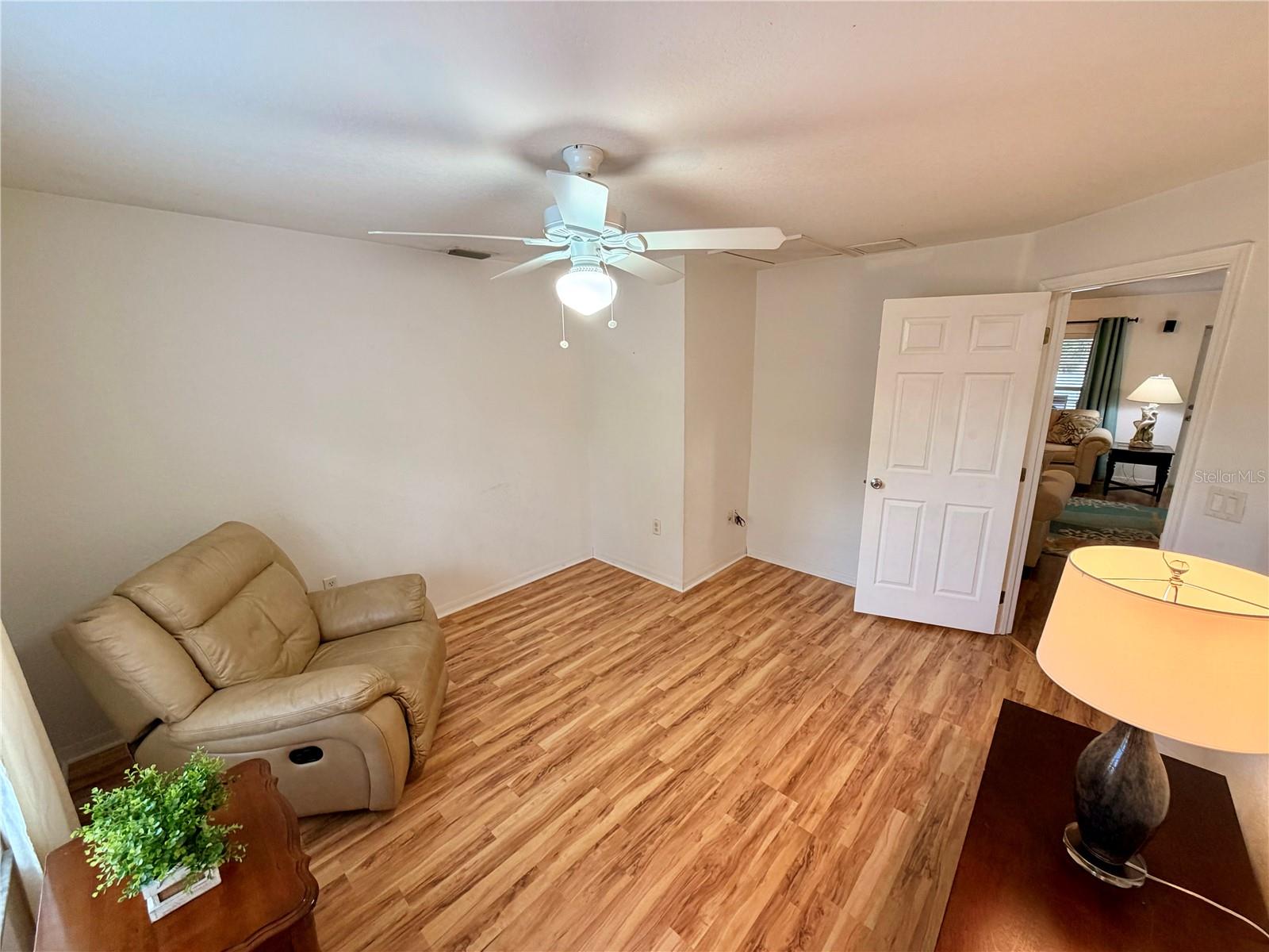 Image 18 of 25 For 4195 Magenta Avenue