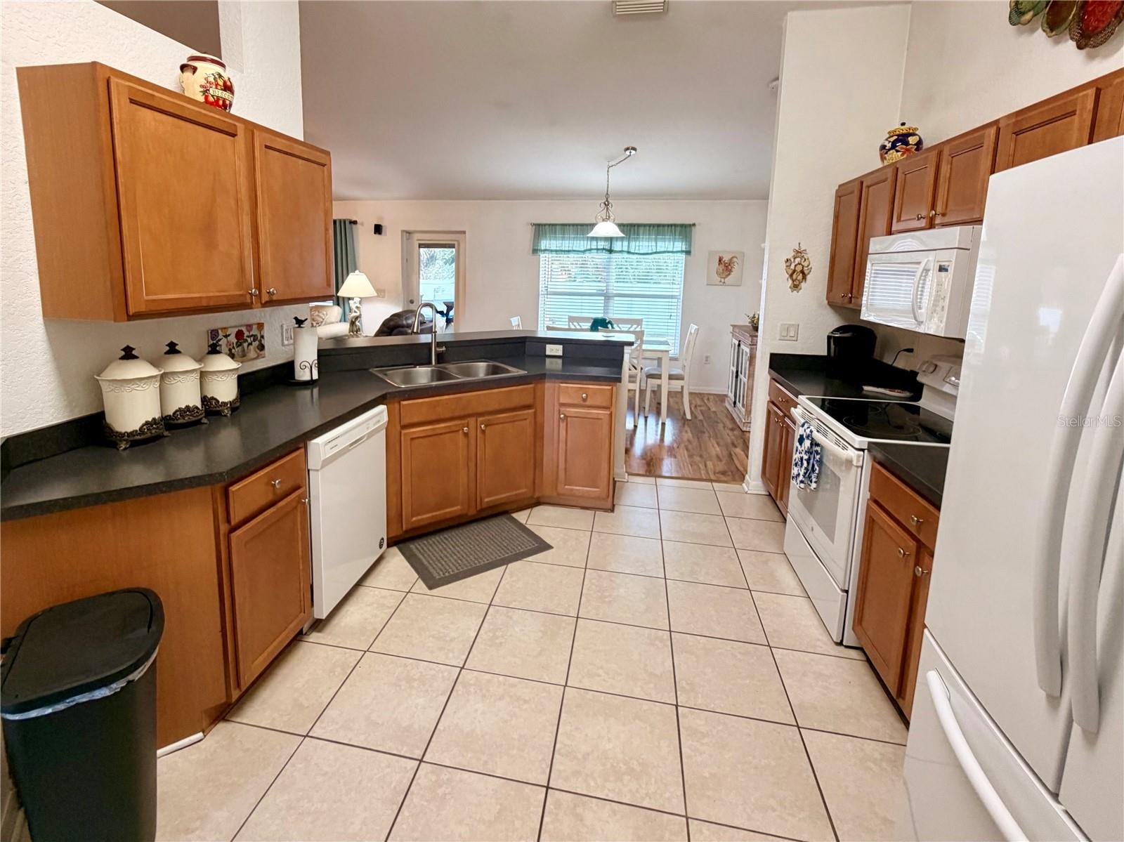 Image 4 of 25 For 4195 Magenta Avenue