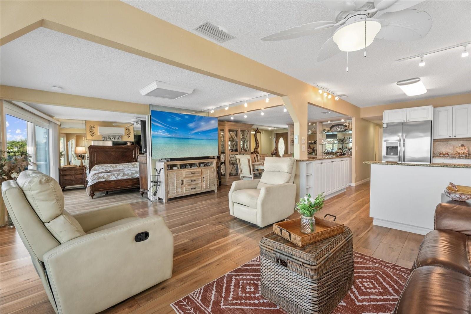 Image 14 of 34 For 33 Starboard Drive