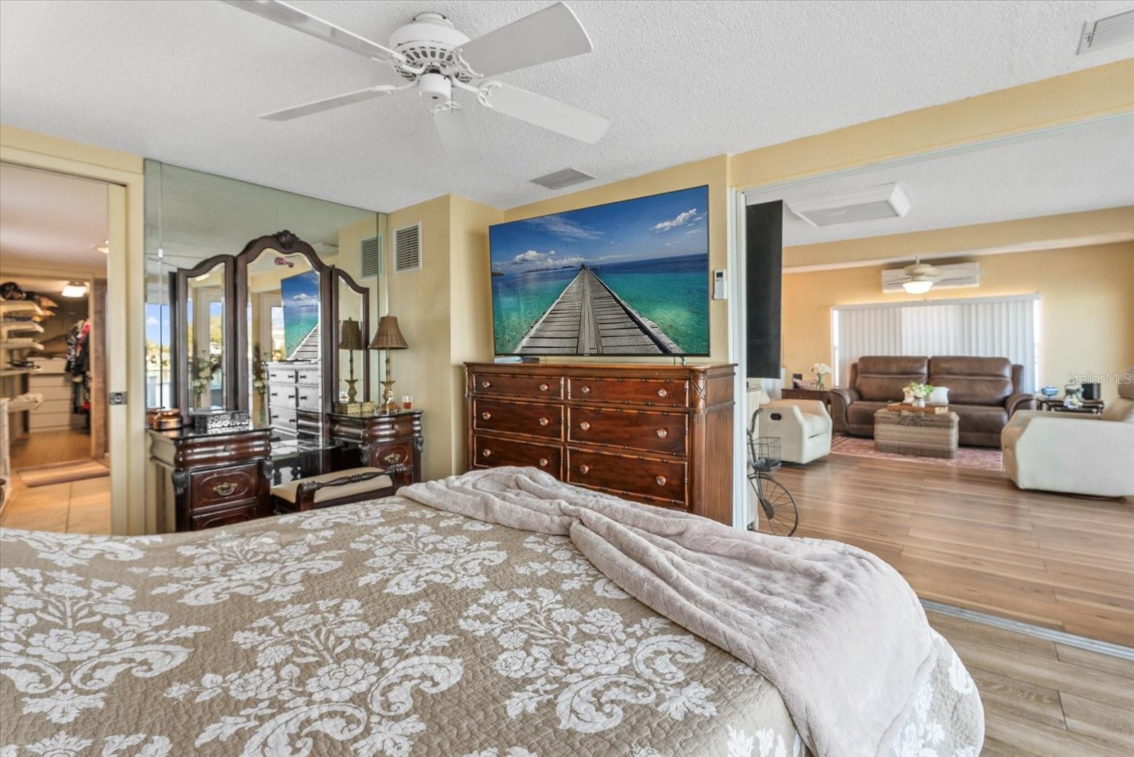 Image 23 of 34 For 33 Starboard Drive