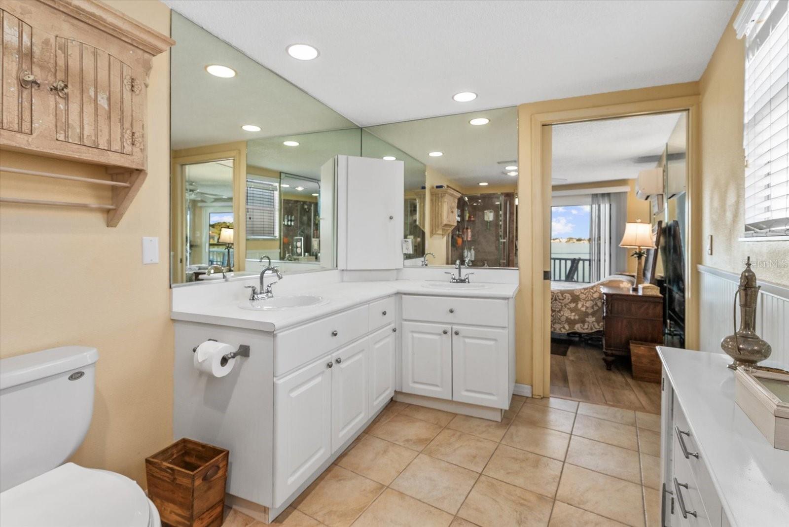 Image 25 of 34 For 33 Starboard Drive