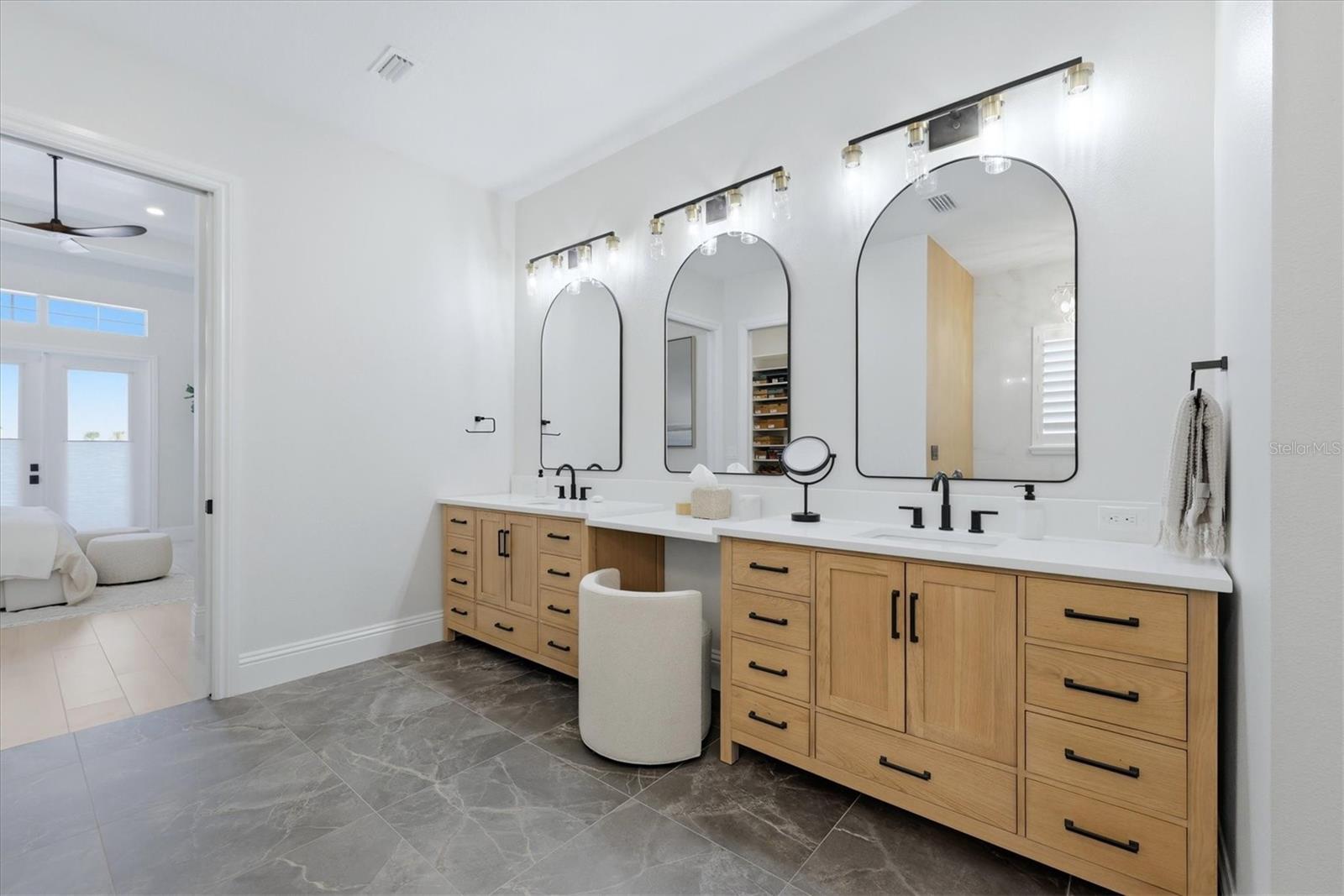 Image 25 of 66 For 8340 Sea Glass Court