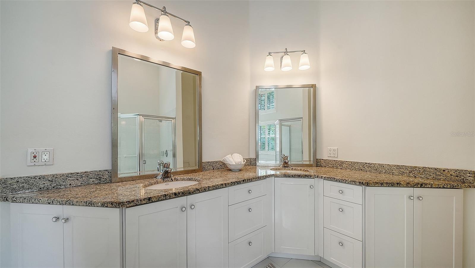 Image 42 of 100 For 61 Bayhead Lane