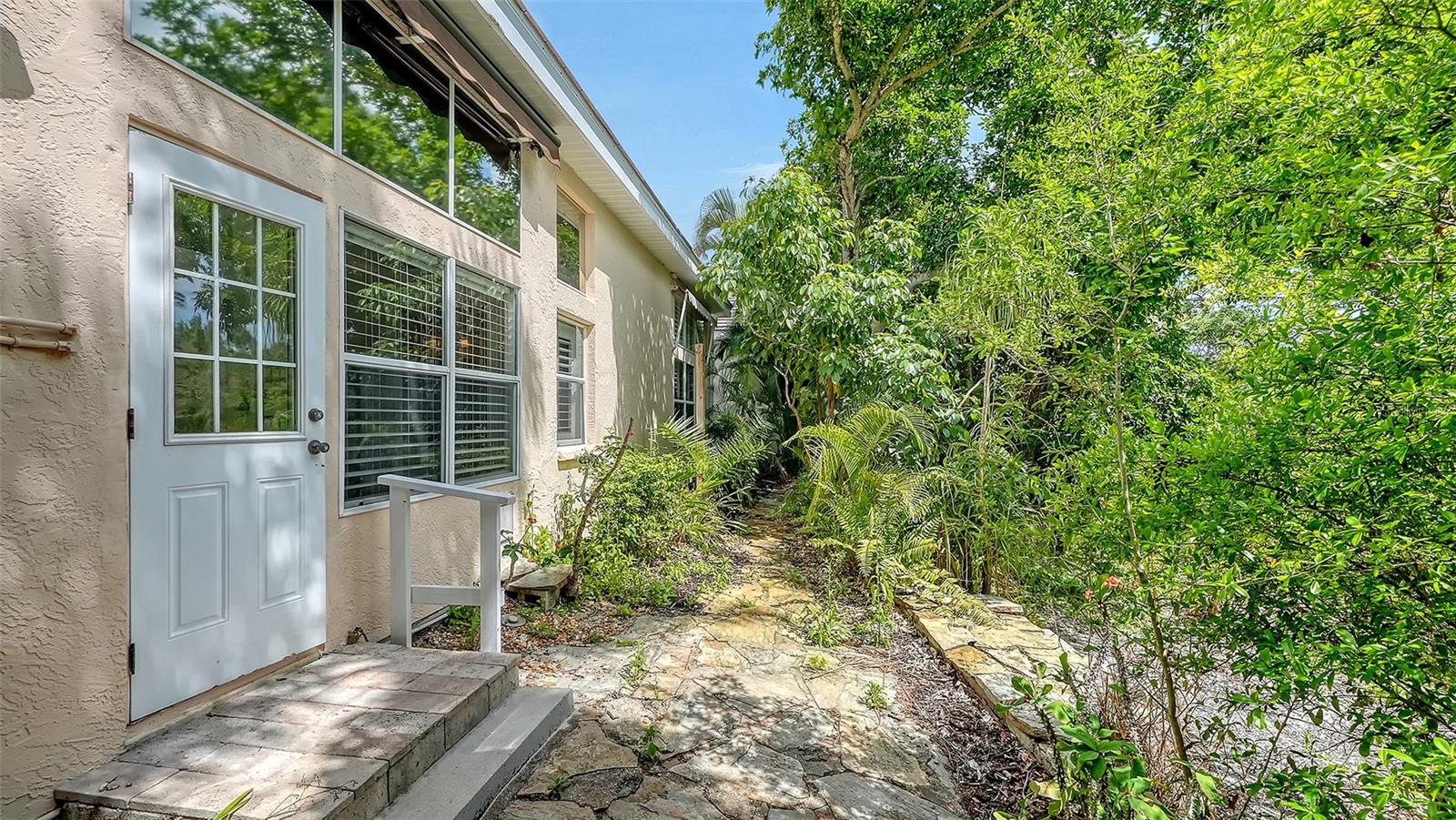 Image 46 of 100 For 61 Bayhead Lane