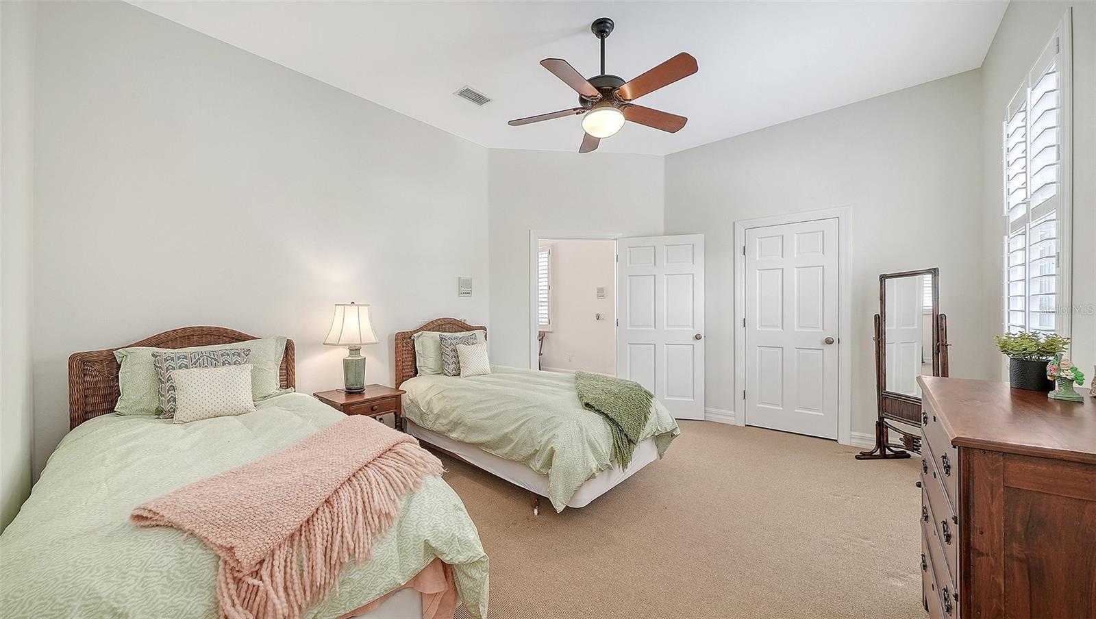 Image 57 of 100 For 61 Bayhead Lane