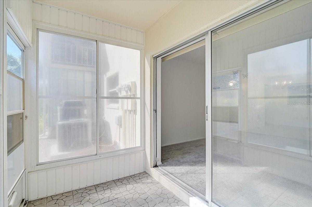 Image 21 of 29 For 2875 Swifton Drive 58