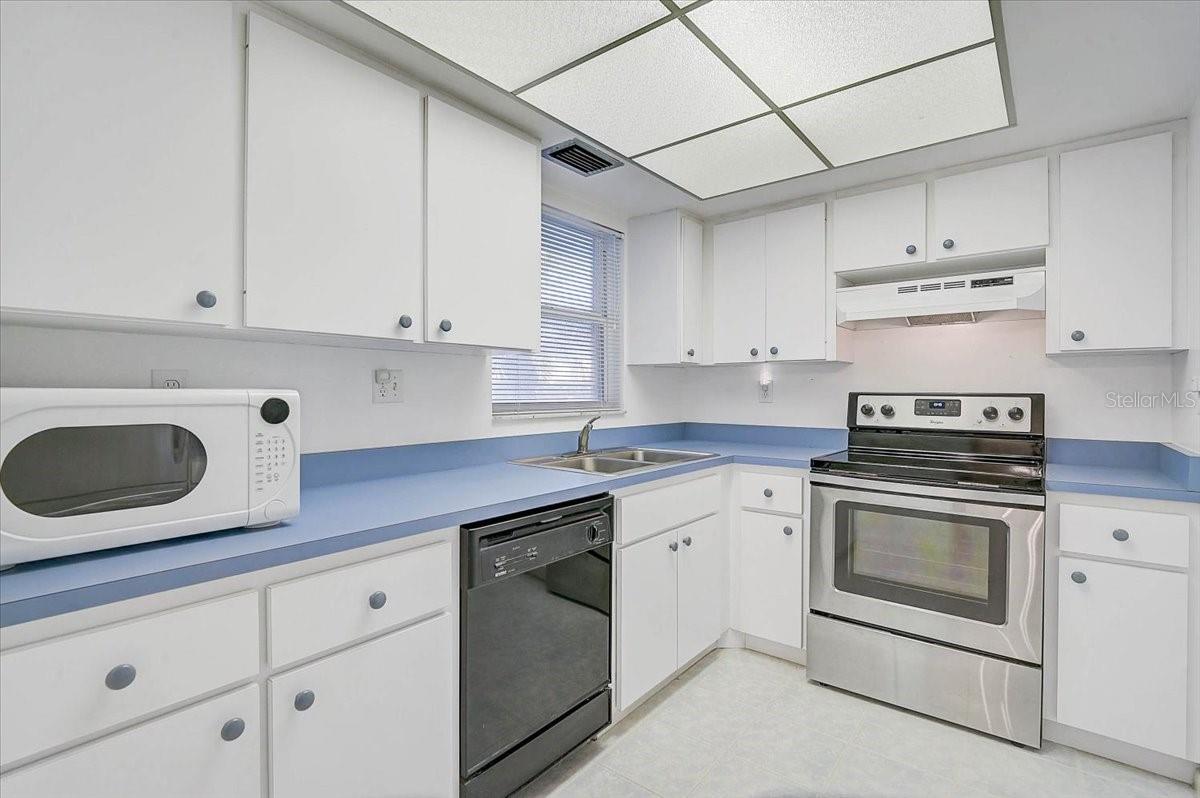 Image 8 of 29 For 2875 Swifton Drive 58