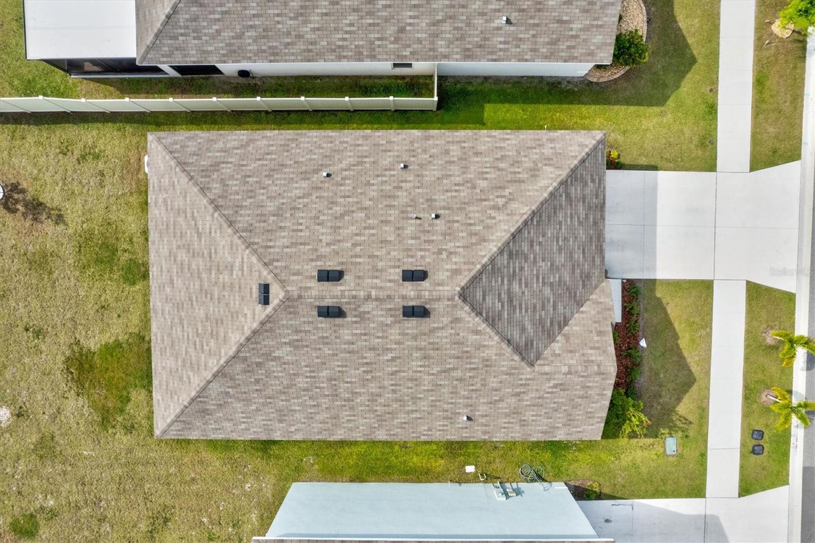 Image 25 of 28 For 16746 Parker River Street