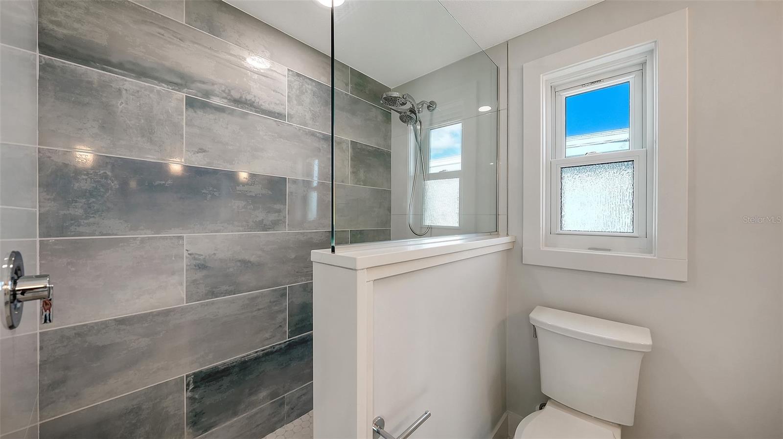 Image 25 of 73 For 948 Spanish Drive S