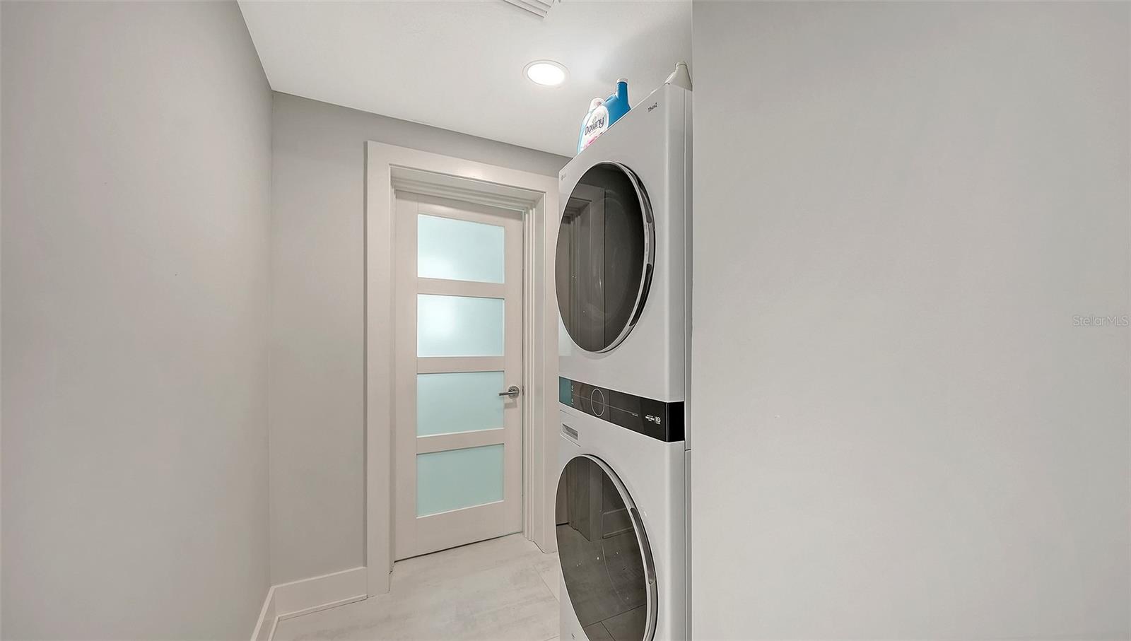 Image 26 of 73 For 948 Spanish Drive S