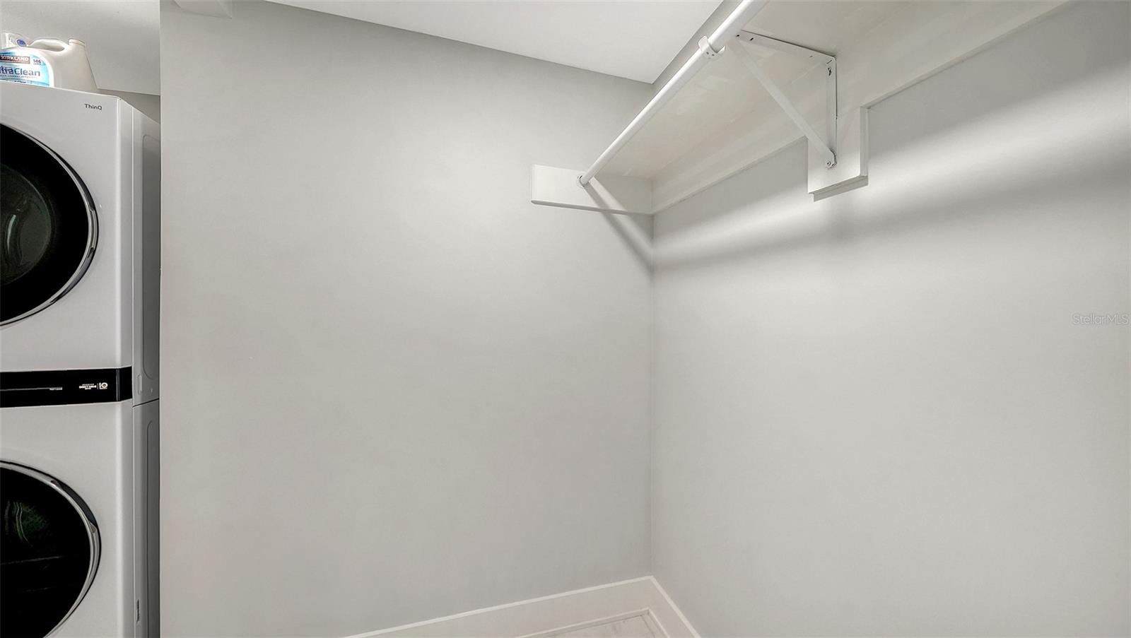 Image 27 of 73 For 948 Spanish Drive S