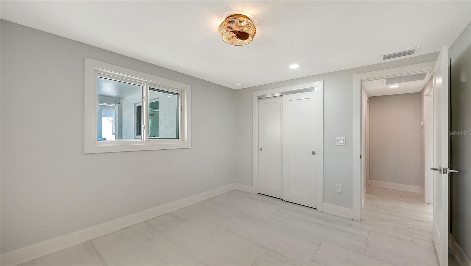 Image 32 of 73 For 948 Spanish Drive S