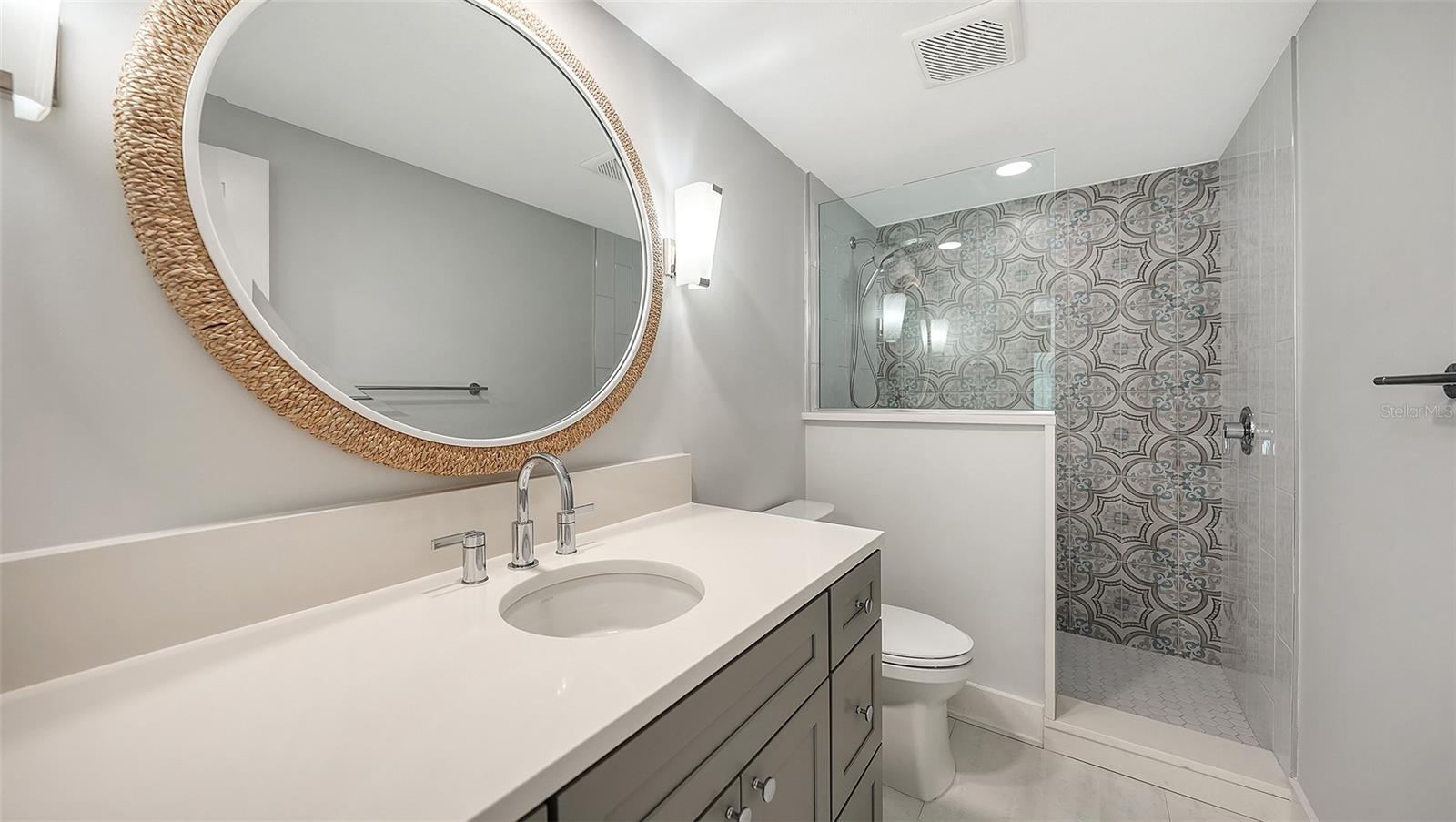 Image 33 of 73 For 948 Spanish Drive S