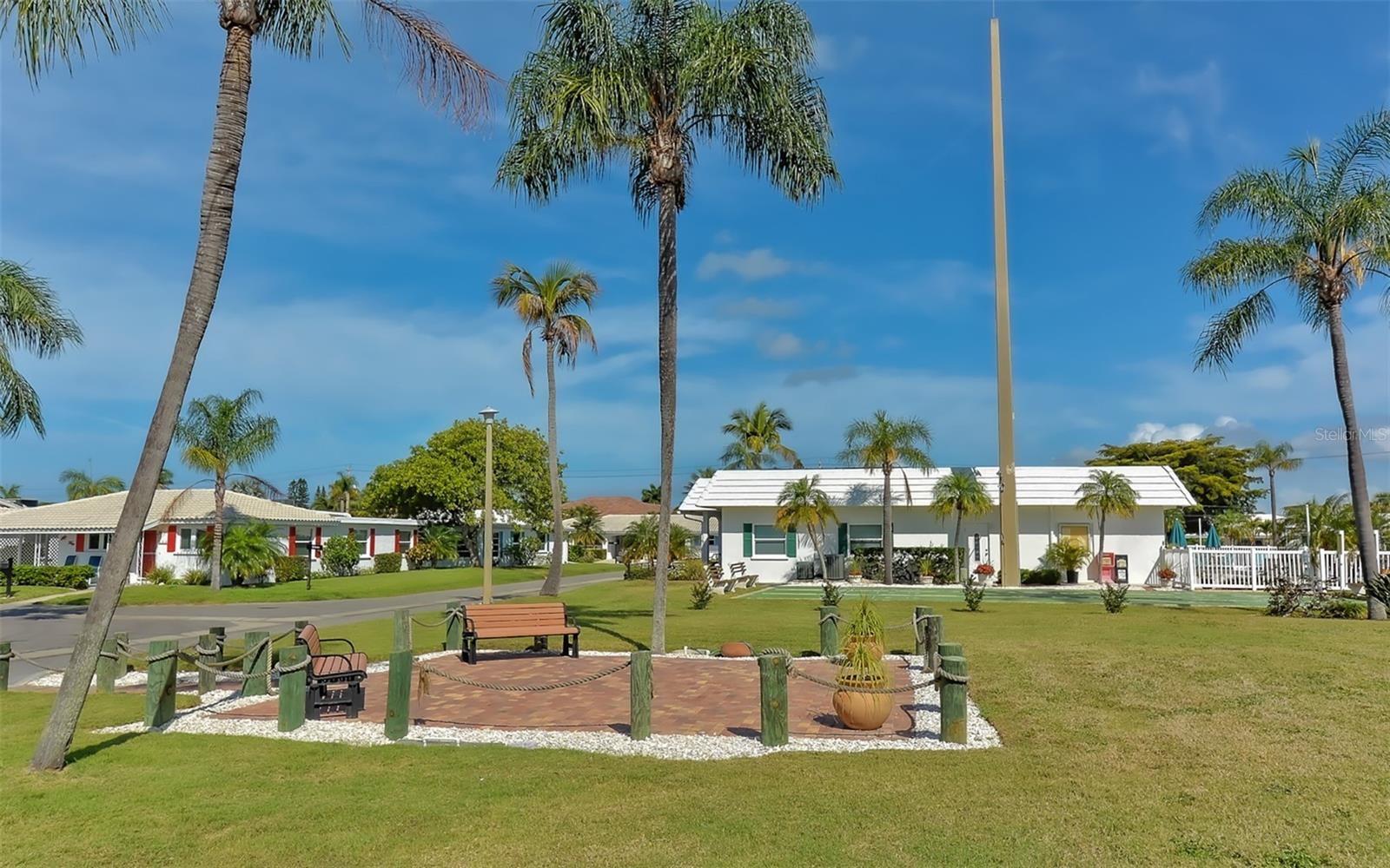 Image 60 of 73 For 948 Spanish Drive S