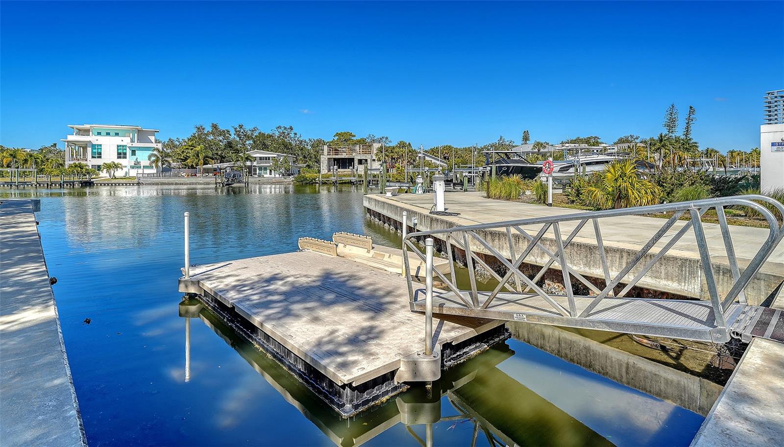 Image 52 of 67 For 1703 Tamiami Trail 511