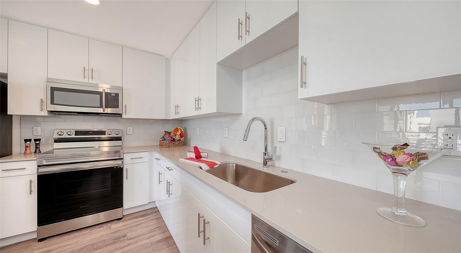 Image 8 of 67 For 1703 Tamiami Trail 511