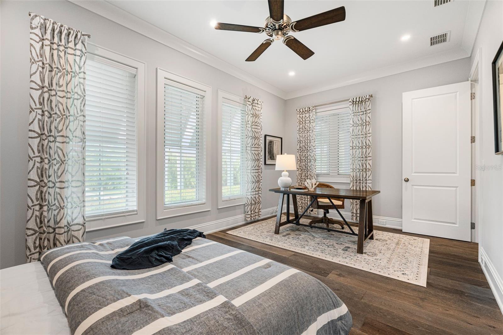 Image 41 of 72 For 5569 Cape Leyte Drive