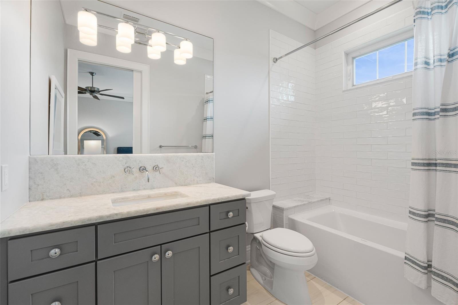 Image 43 of 72 For 5569 Cape Leyte Drive