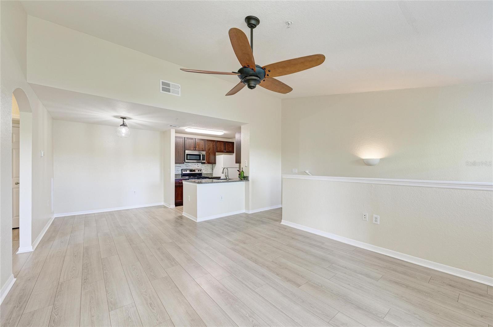 Image 21 of 71 For 8911 Manor Loop 207