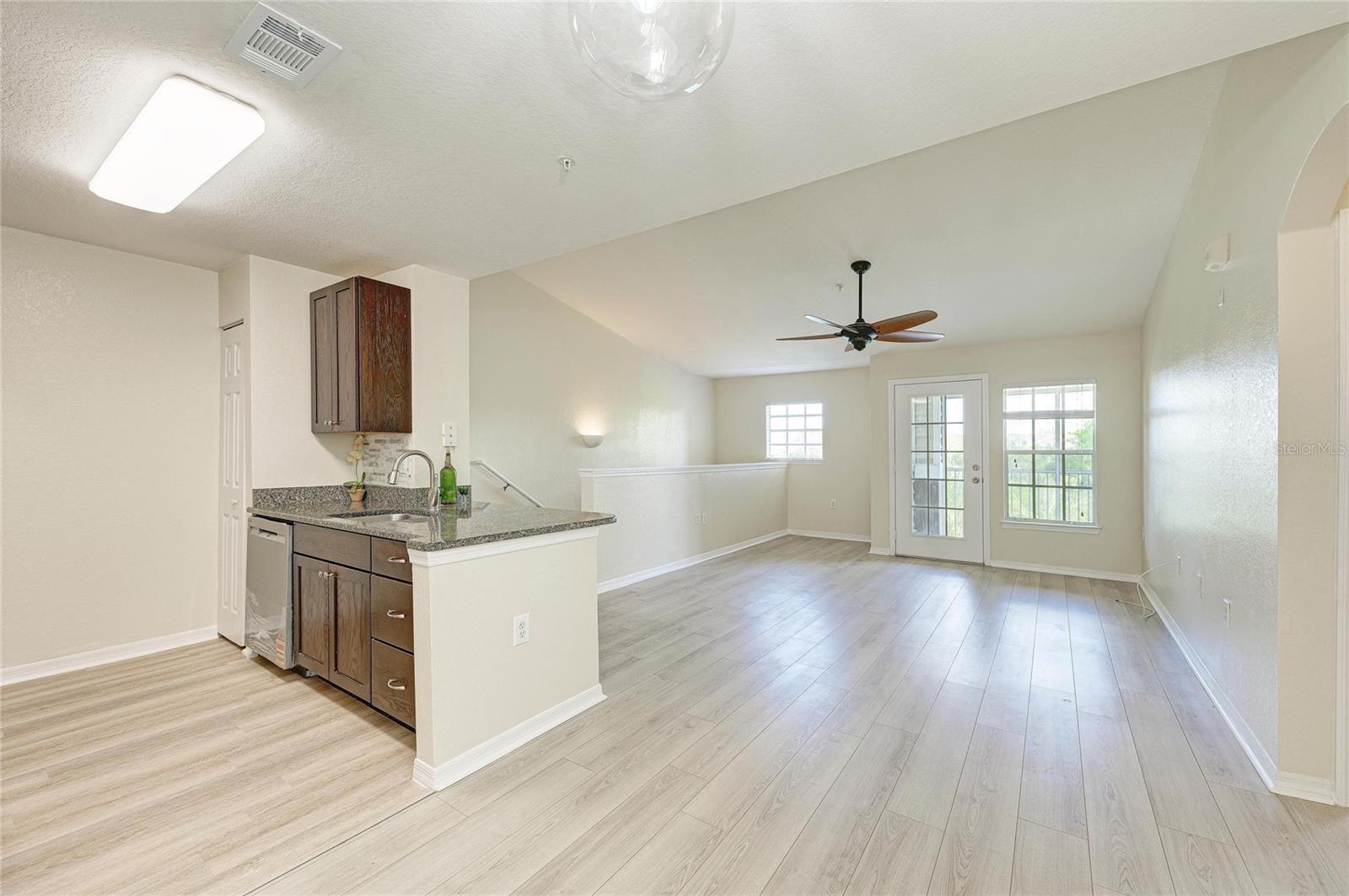 Image 29 of 71 For 8911 Manor Loop 207