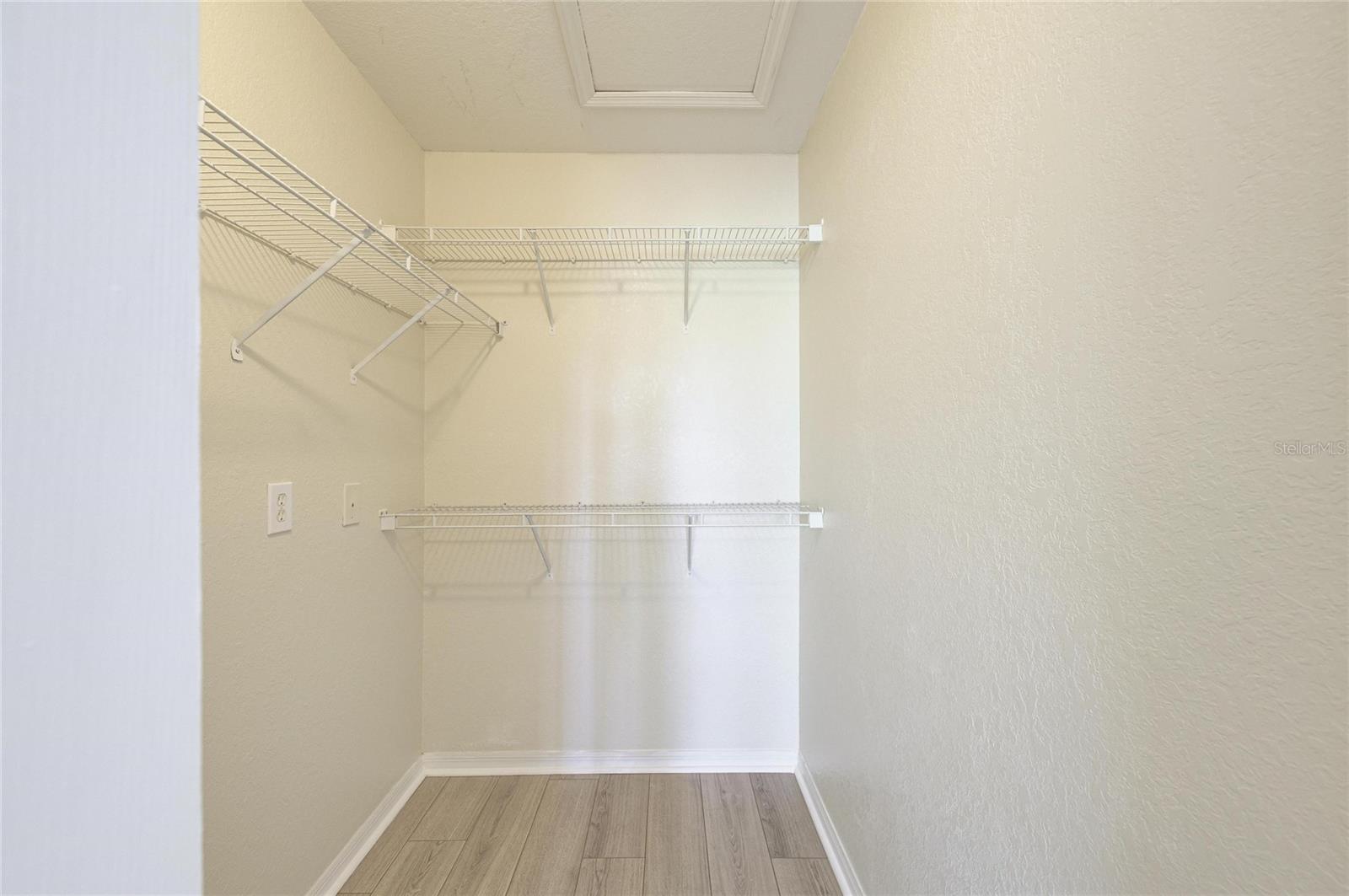 Image 38 of 71 For 8911 Manor Loop 207