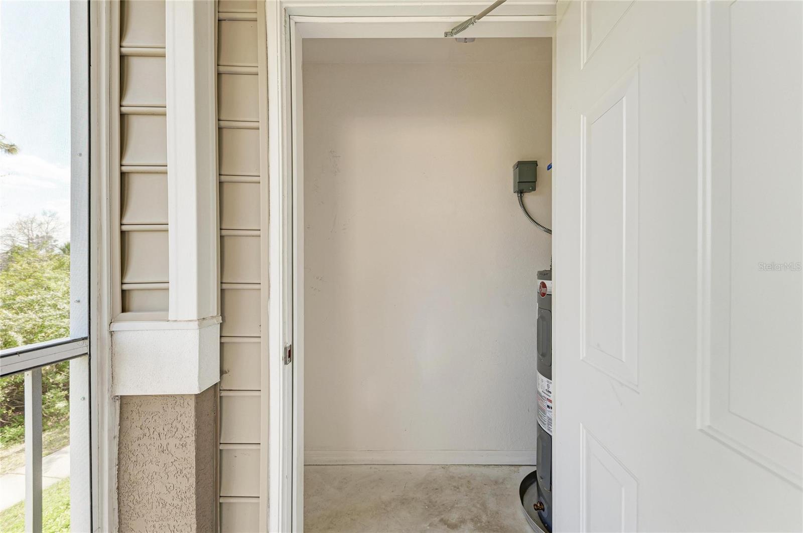 Image 48 of 71 For 8911 Manor Loop 207