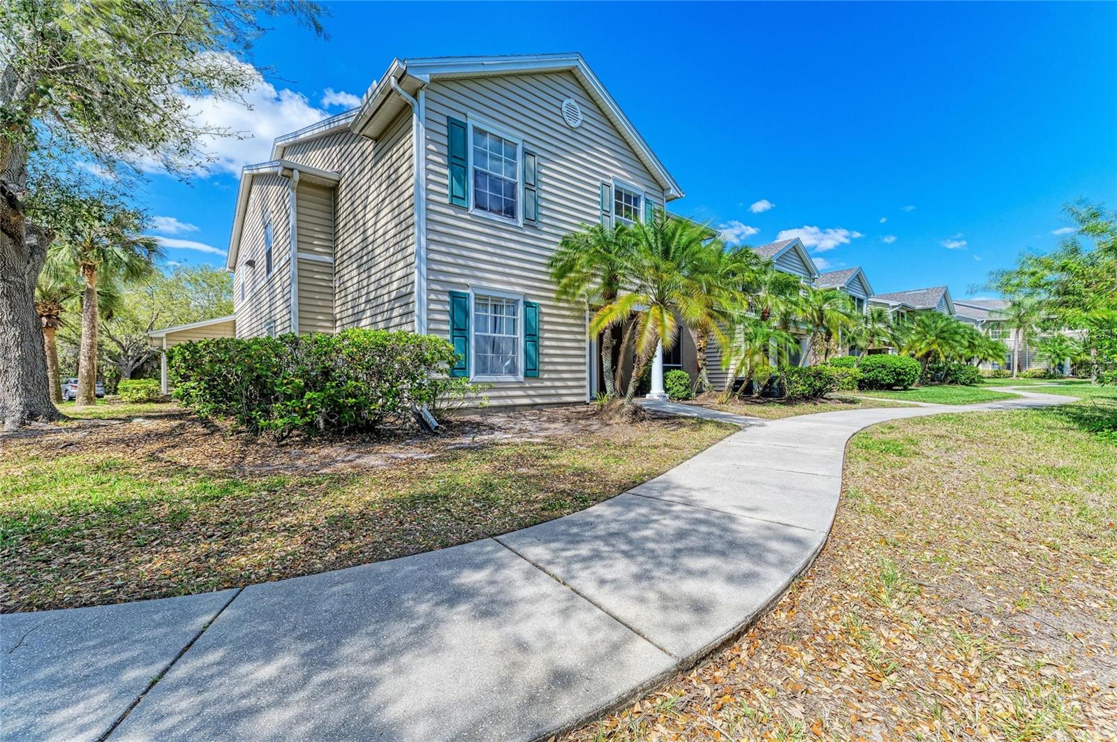 Image 6 of 71 For 8911 Manor Loop 207