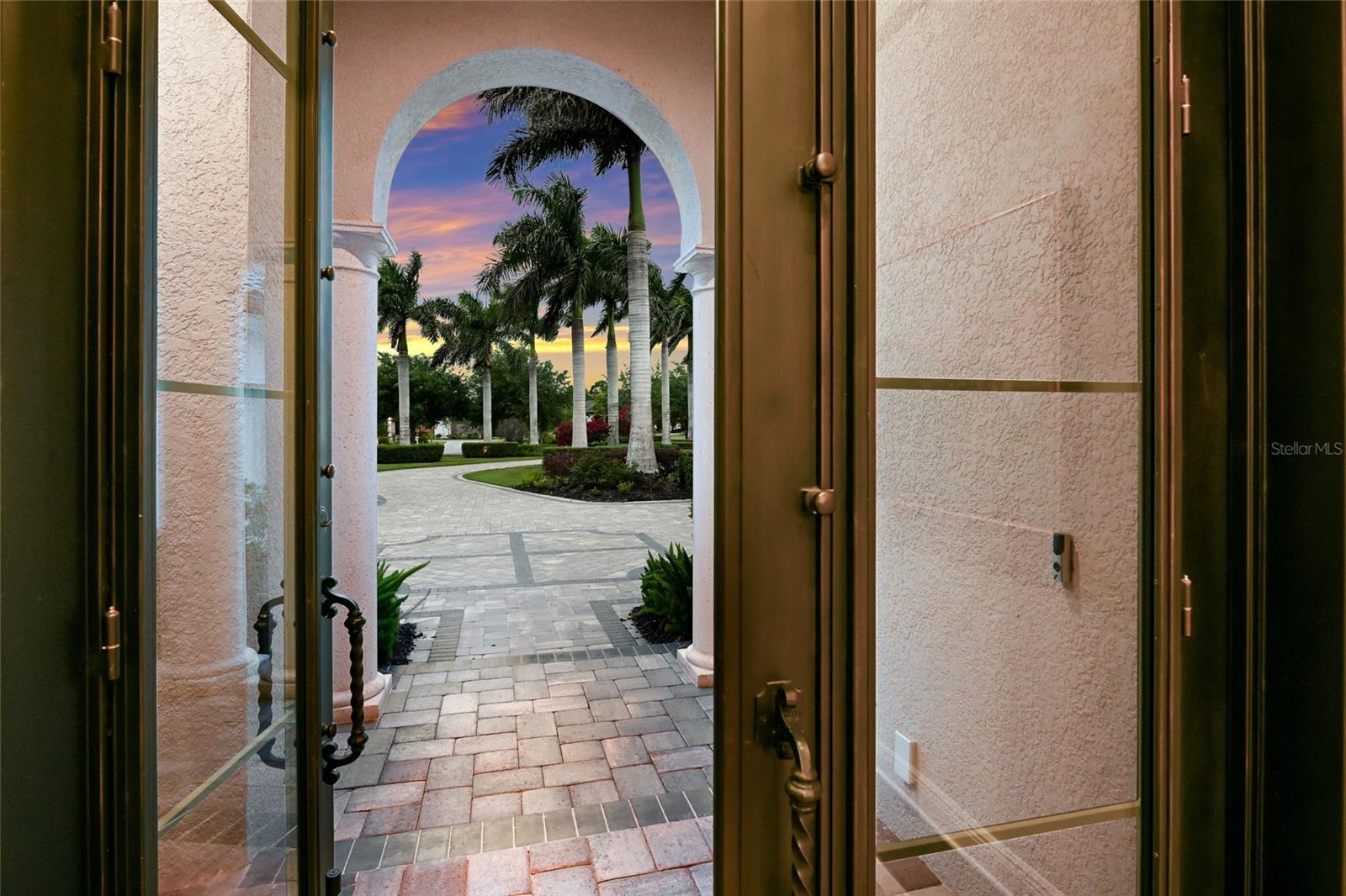 Image 8 of 75 For 8411 Broadstone Court