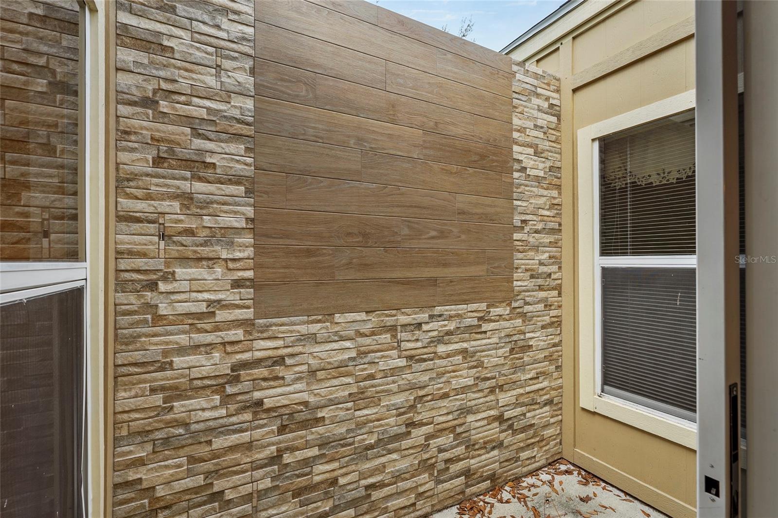 Image 22 of 54 For 396 Chartley Court S