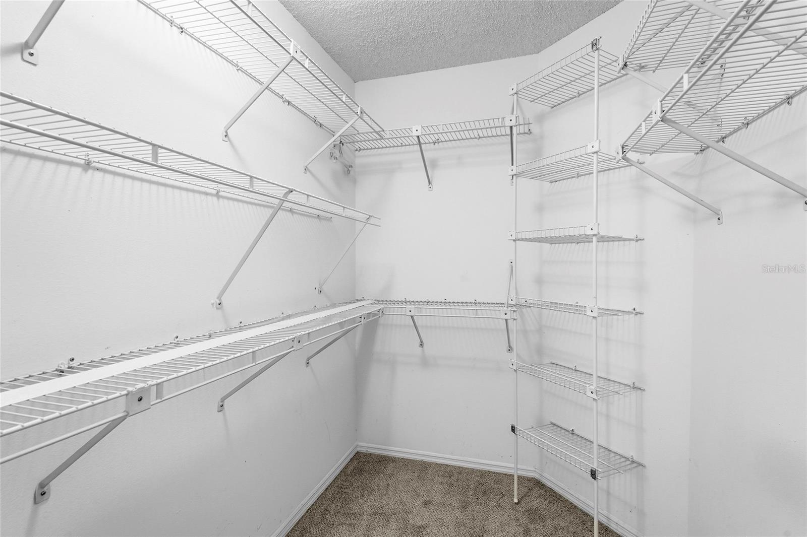 Image 29 of 54 For 396 Chartley Court S