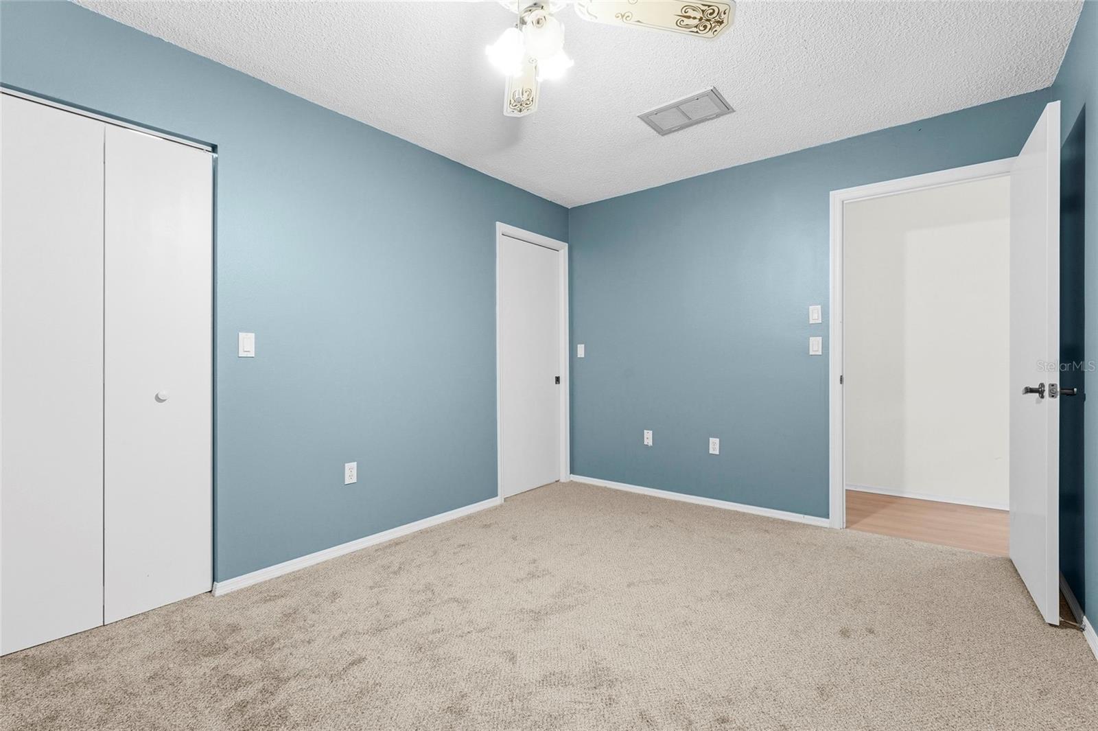 Image 34 of 54 For 396 Chartley Court S