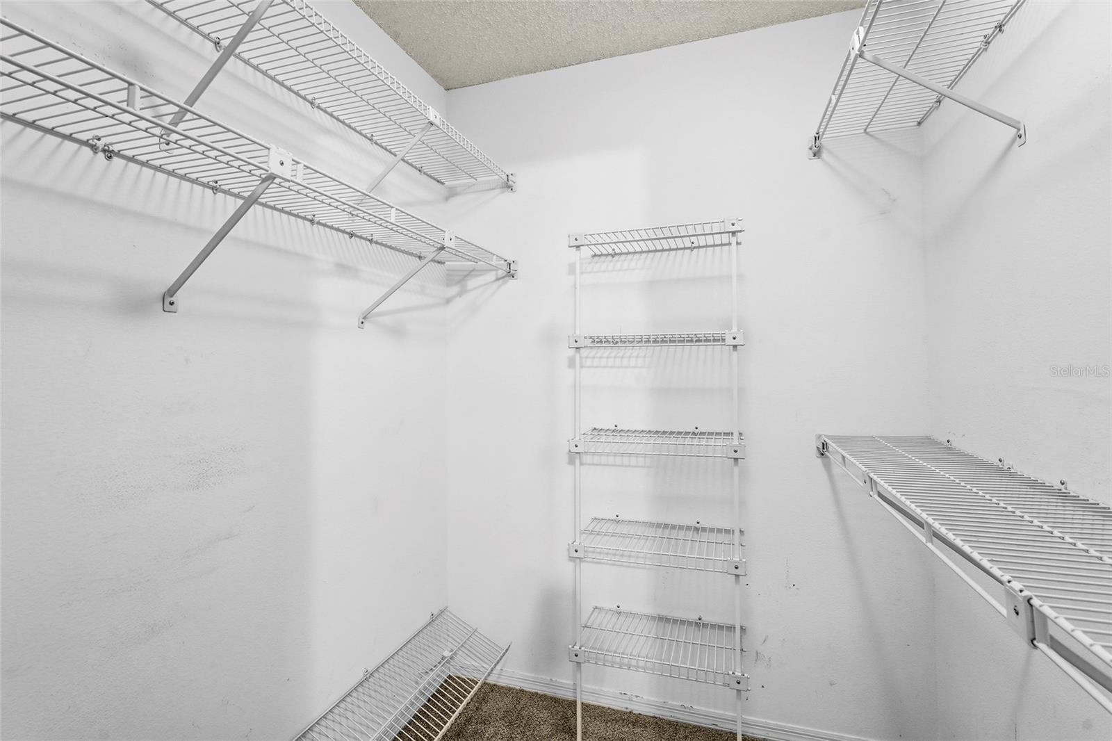 Image 35 of 54 For 396 Chartley Court S