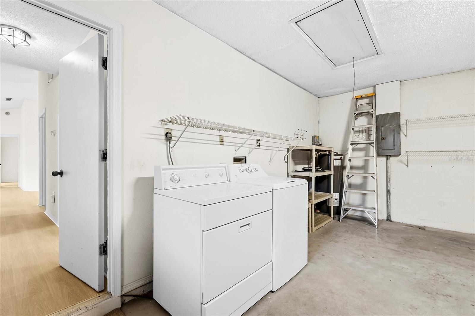 Image 37 of 54 For 396 Chartley Court S