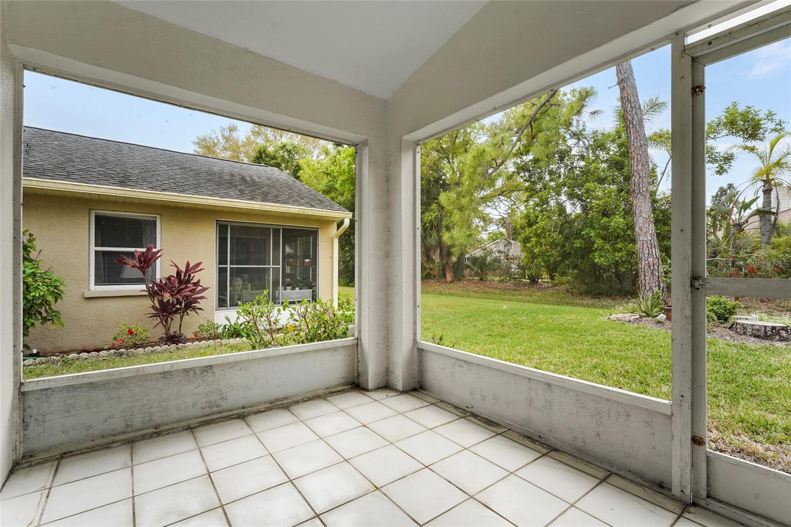 Image 38 of 54 For 396 Chartley Court S