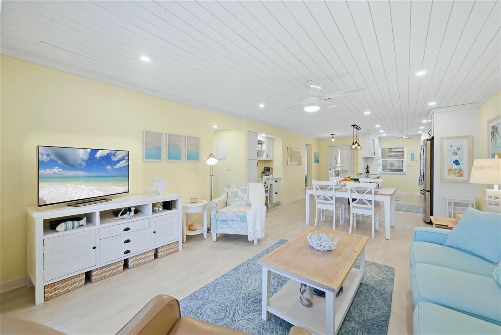 Image 11 of 46 For 380 Three Lakes Lane A