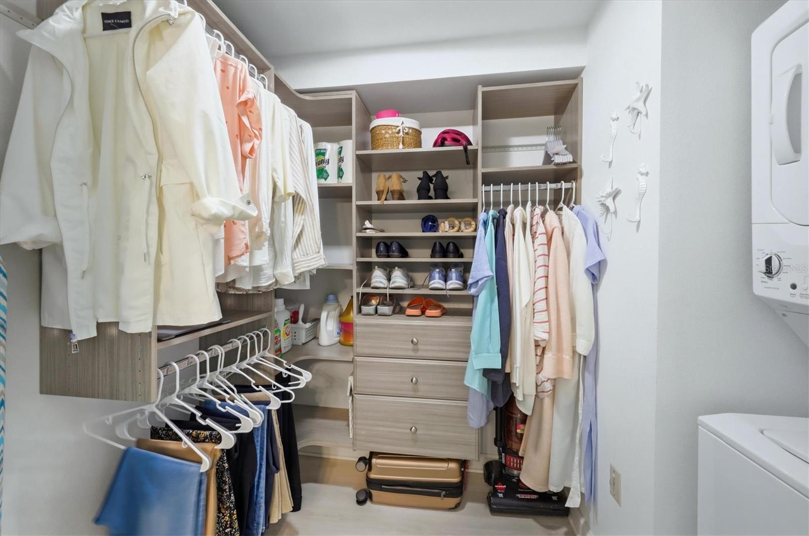 Image 23 of 46 For 380 Three Lakes Lane A