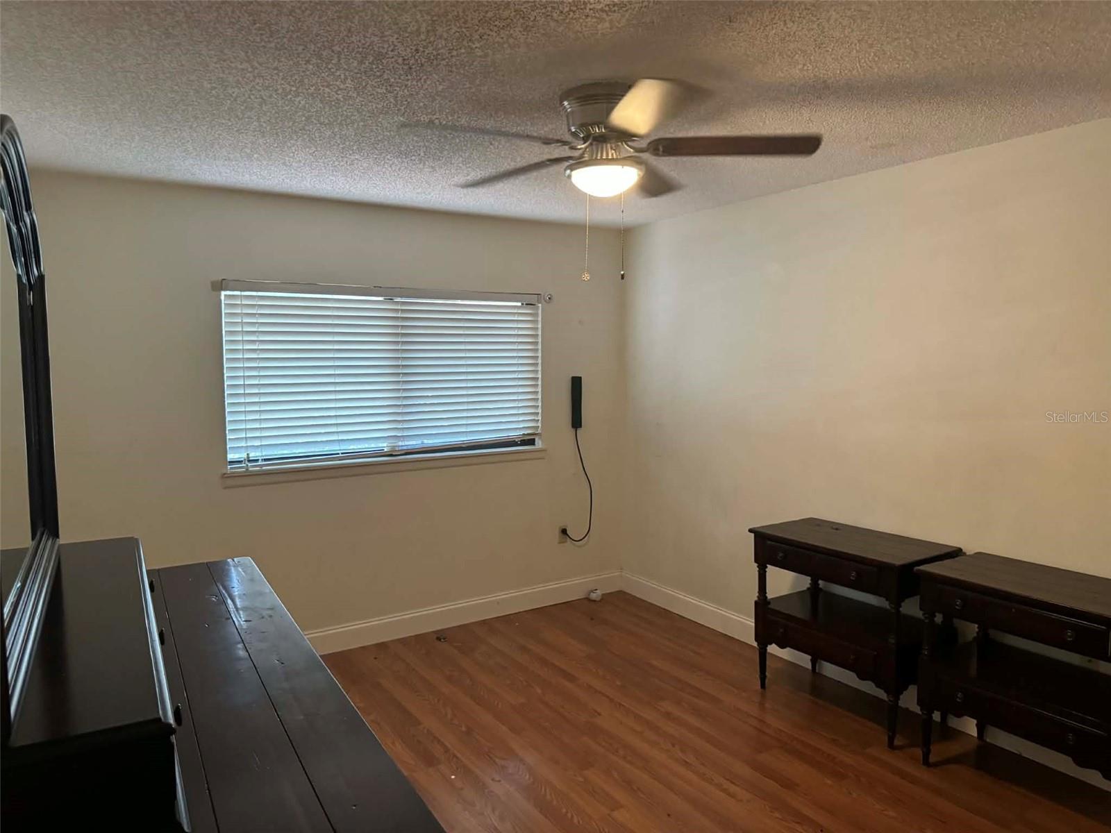 Image 17 of 32 For 950 Sunridge Drive G4