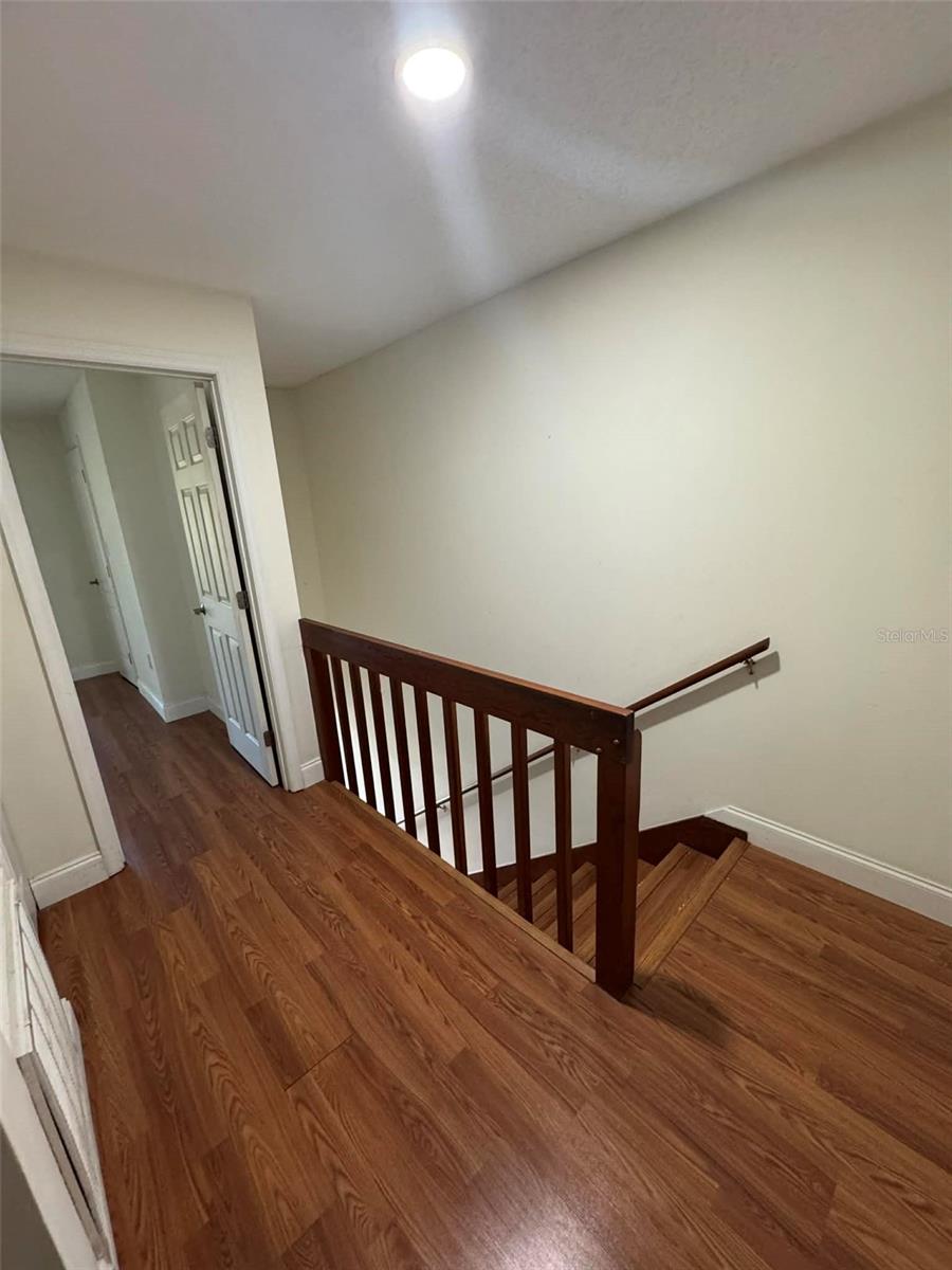 Image 18 of 32 For 950 Sunridge Drive G4