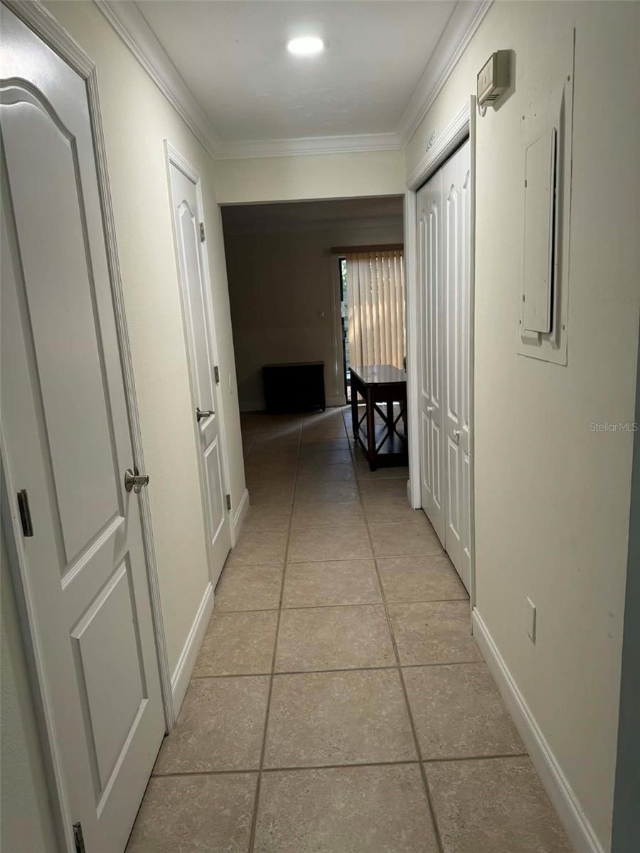 Image 23 of 32 For 950 Sunridge Drive G4