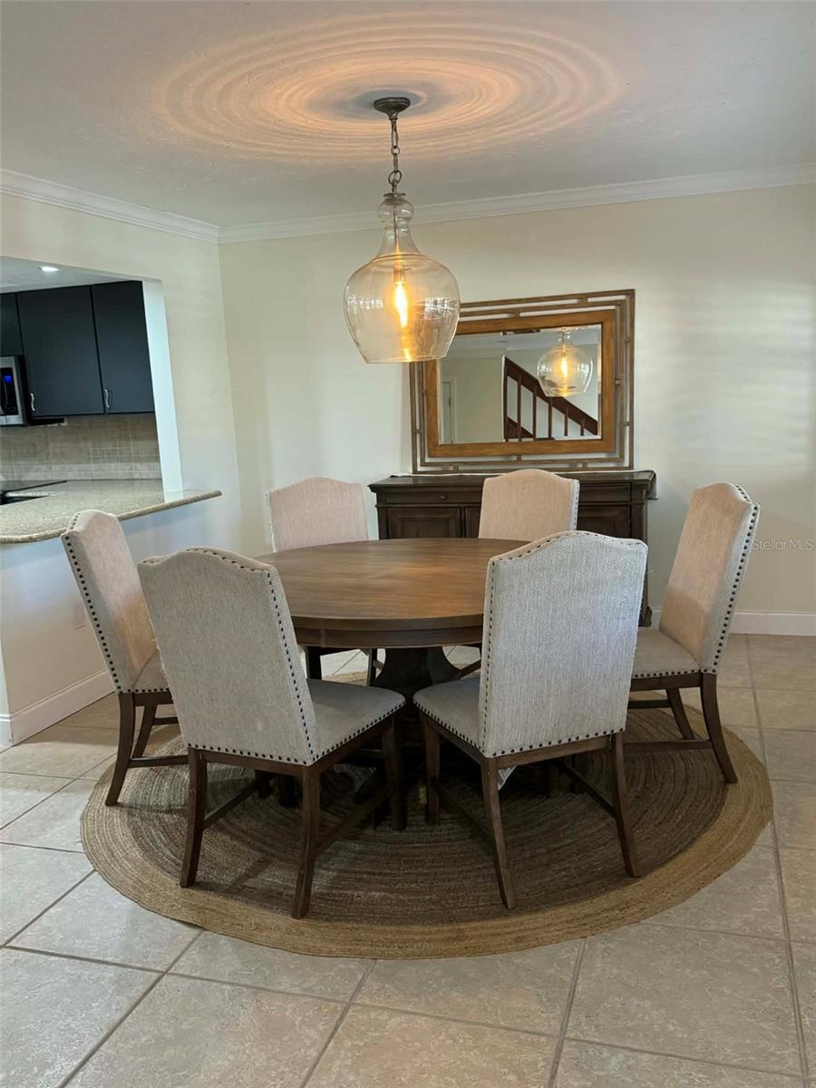 Image 7 of 32 For 950 Sunridge Drive G4