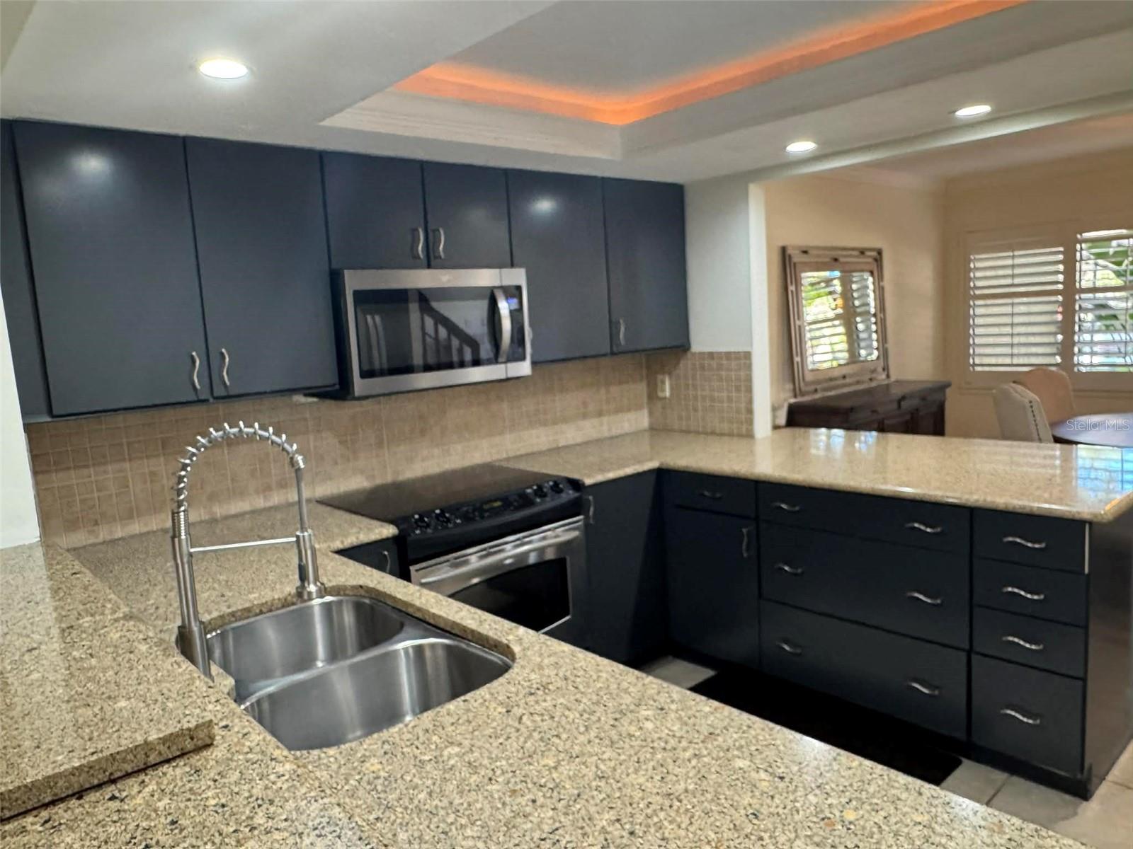 Image 9 of 32 For 950 Sunridge Drive G4